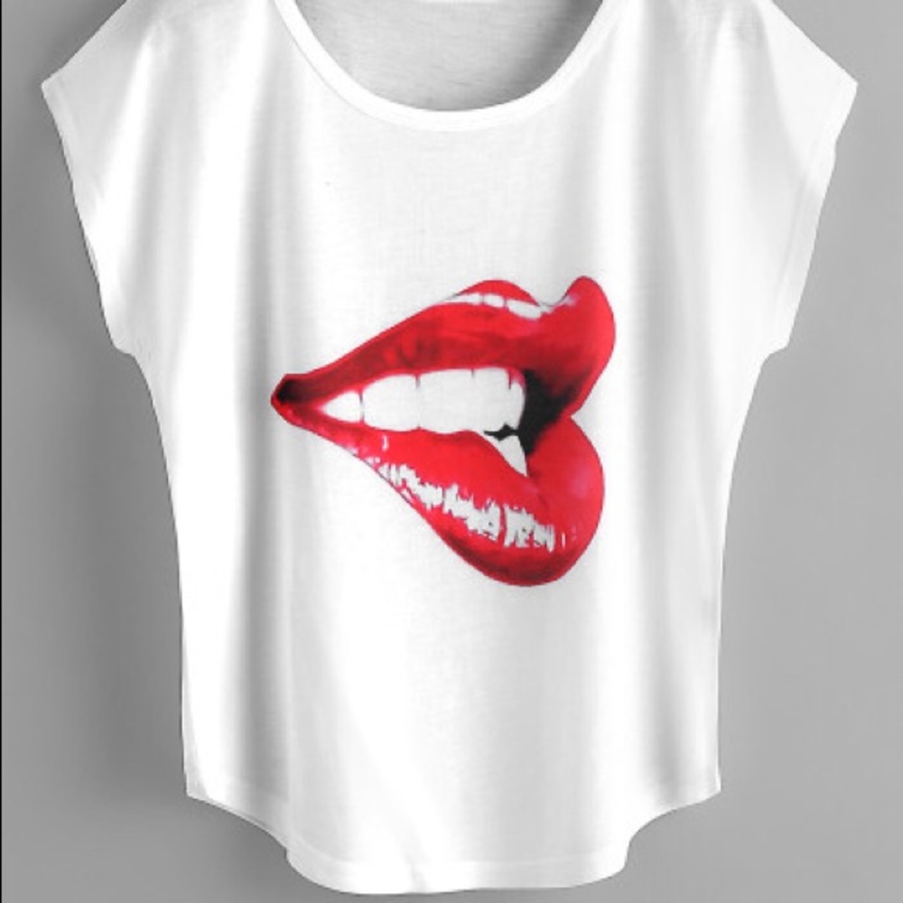 It’s here💋❗️Hot Lip Print Dolman Sleeve‼️